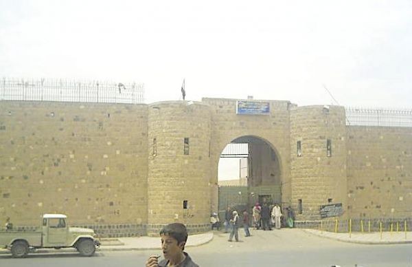 المليشيات ترتكب مجزة داخل السجن المركزي بصنعاء