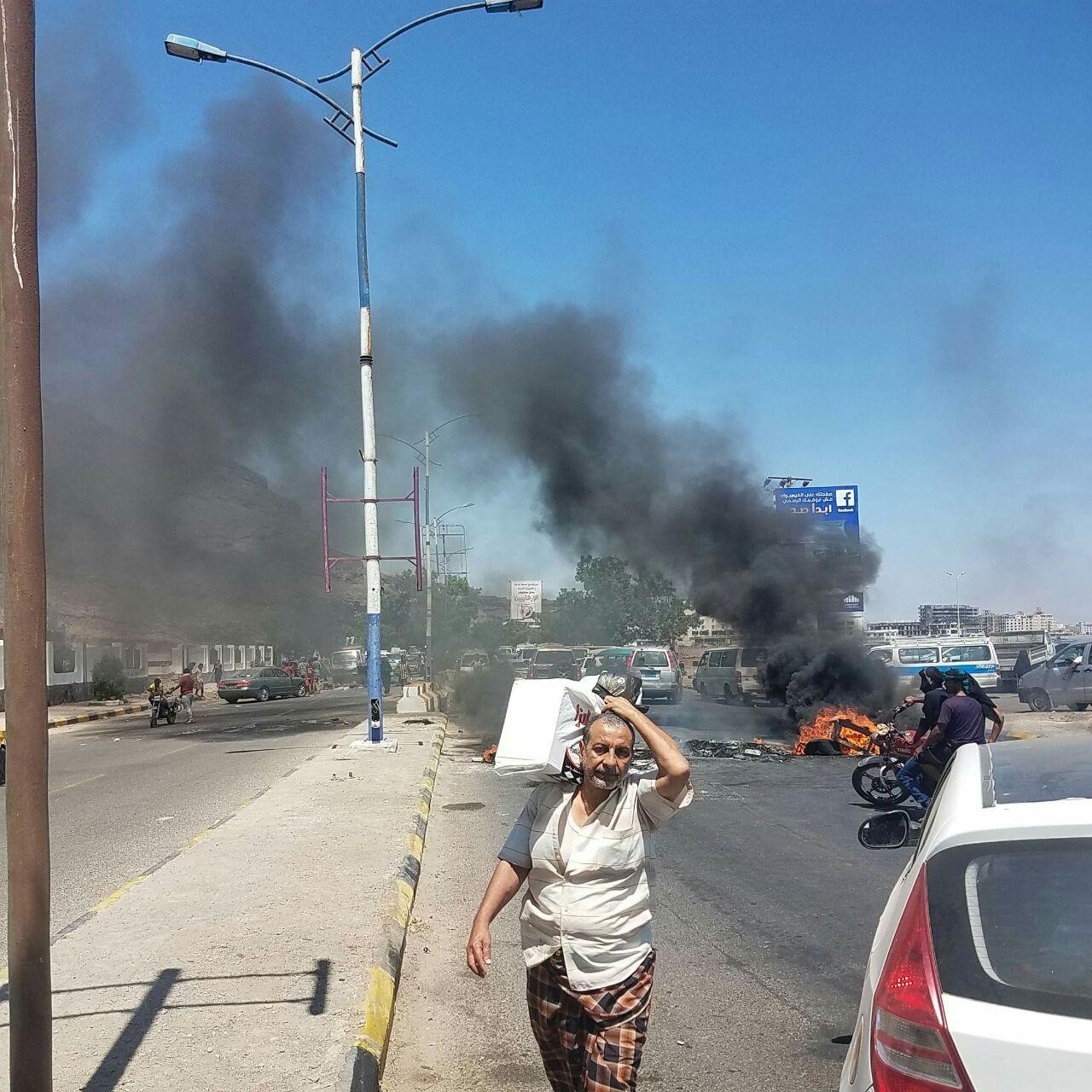 غضب شعبي في العاصمة عدن ضد ممارسات "الانتقالي" وبيانه ضد الشرعية