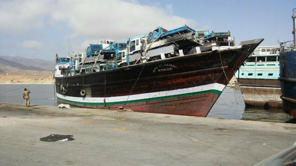 مشتقات نفطية ومساعدات اغاثية إماراتية تصل ميناء سقطرى