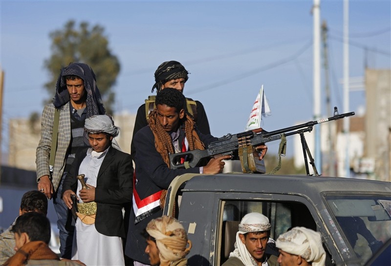 سقوط العشرات من القتلى والجرحى بضربات للتحالف العربي على معسكر تدريبي في صنعاء