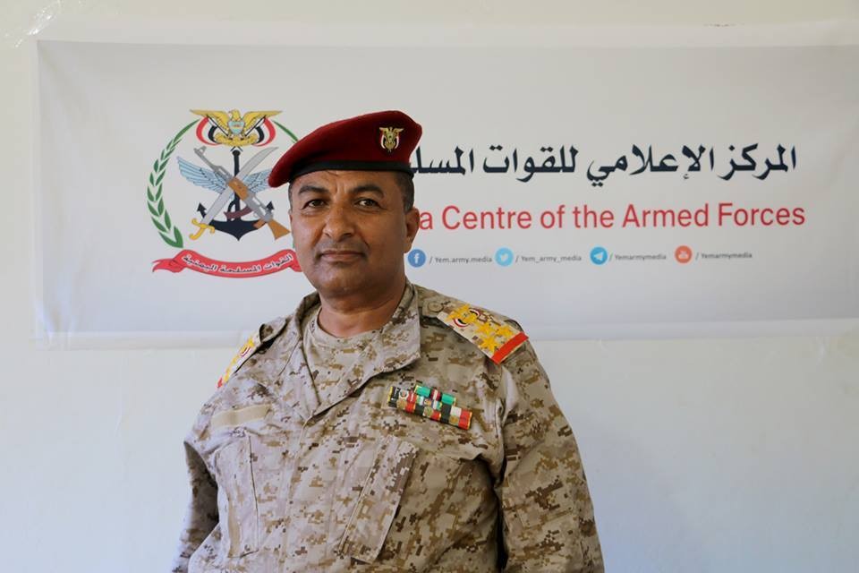 ناطق الجيش يؤكد وصول 15 قيادي عسكري إلى مناطق الشرعية بعد انشقاقهم عن المليشيات الحوثية