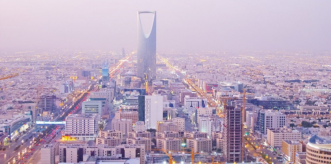 سكرتير الرئيس الراحل يصل الى العاصمة الرياض