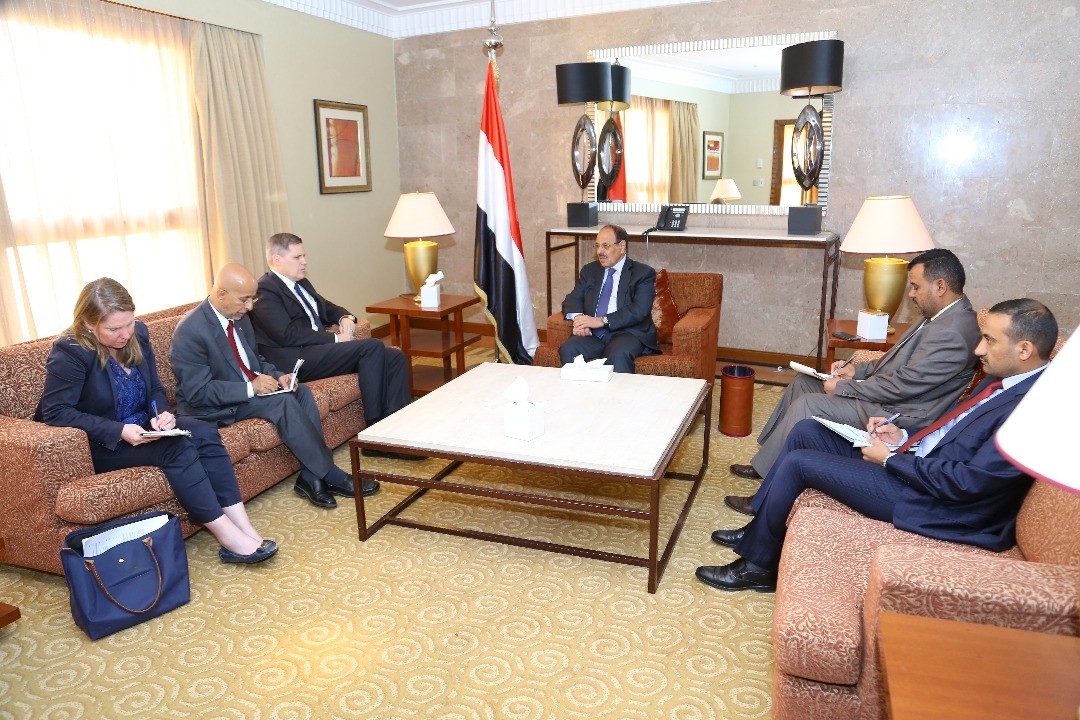 الأحمر يلتقي السفير الأمريكي لدى اليمن