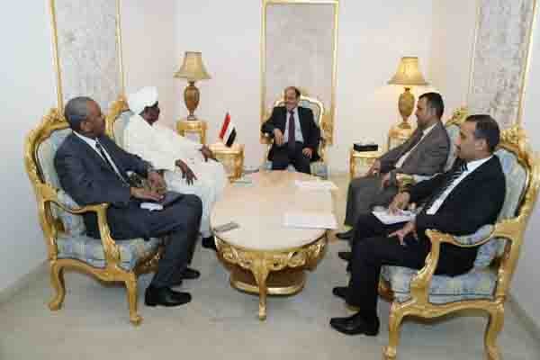 الفريق الأحمر يلتقي السفير السوداني لدى اليمن