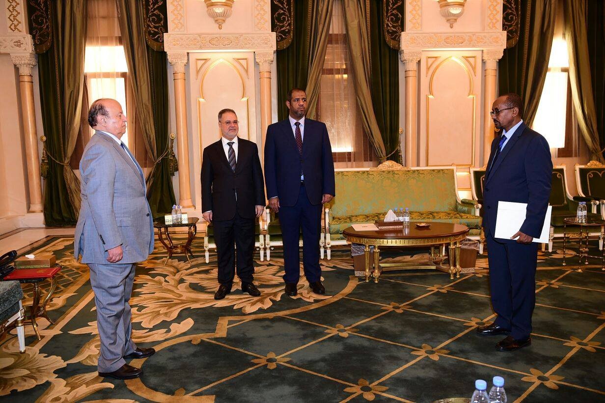 رئيس الجمهورية يتسلم أوراق اعتماد عدد من السفراء الجدد لدي اليمن