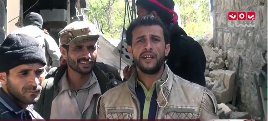 شاهد الفيديو : من وسط النيران " اشجع صحفي في اليمن " 