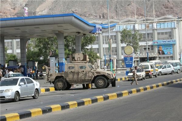قرارات صارمة للجنة الأمنية في عدن، ومنع حمل السلاح حتى للمسؤولين العسكرين