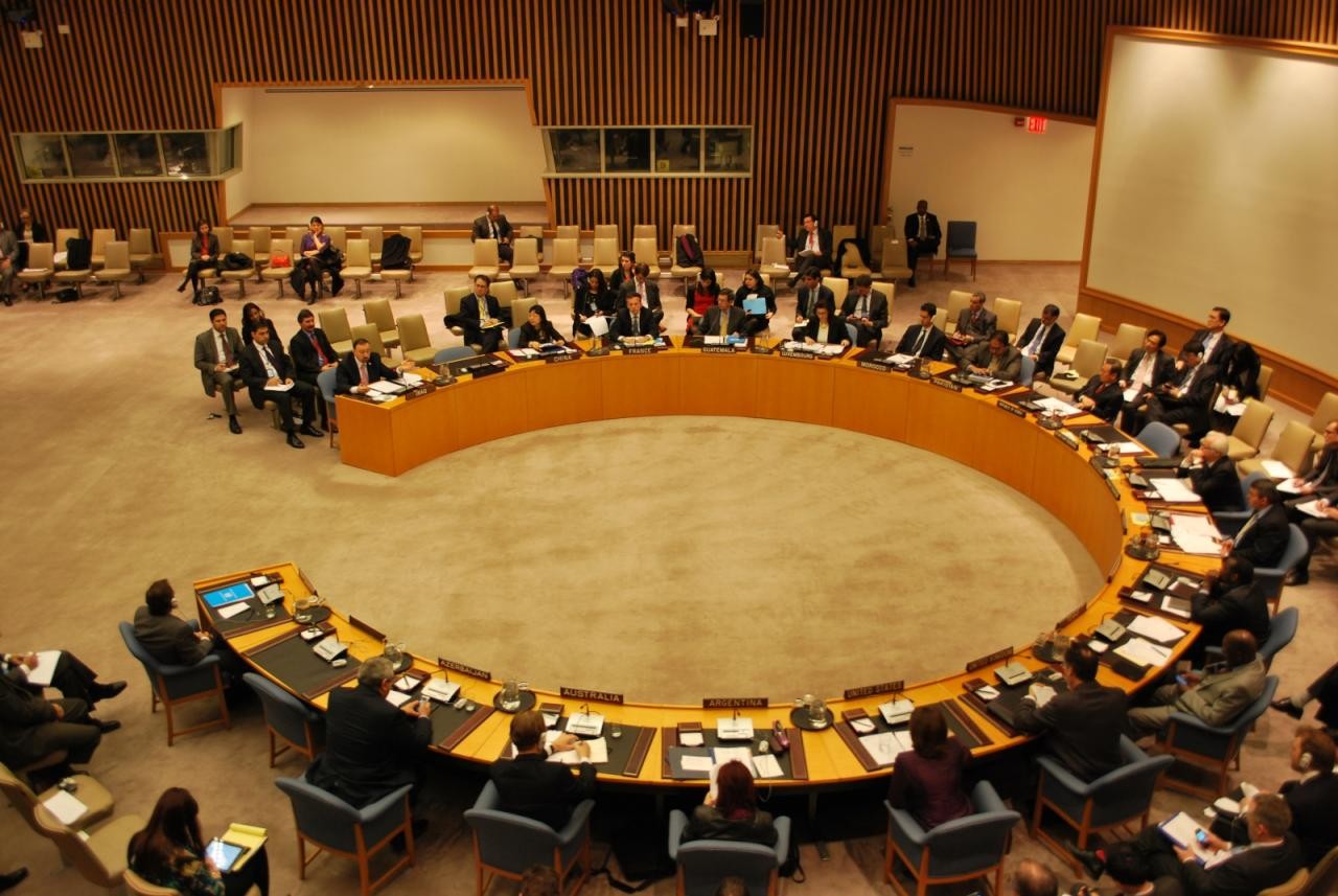 مجلس الأمن يرحب بمحادثات السلام يؤكد التزامه بوحدة وسيادة البلاد