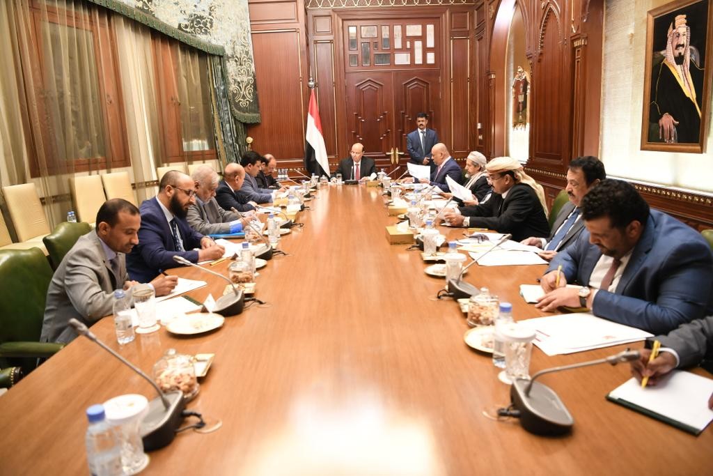 خلاصة ما تم في اجتماع الرئيس هادي بمستشاريه ونائبه ورئيس فريق المشاورات