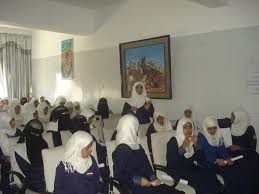 درسا جديدا في حب الوطن لطالبات مدرسة رابعة العدوي بصنعاء 
