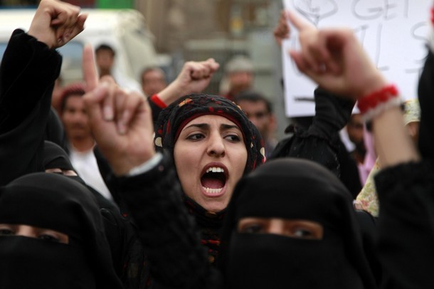 بن دغر يبارك صمود المرأة اليمنية في يوم عيدها