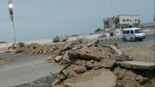 مليشيا الحوثي تفخخ مبنى مستشفى 22 مايو بالحديدة وتفجره بعد الهروب منه