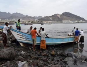 طائرات التحالف تعثر على صيادين اثنين فقد قاربهما منذ يوم ونصف في سقطرى