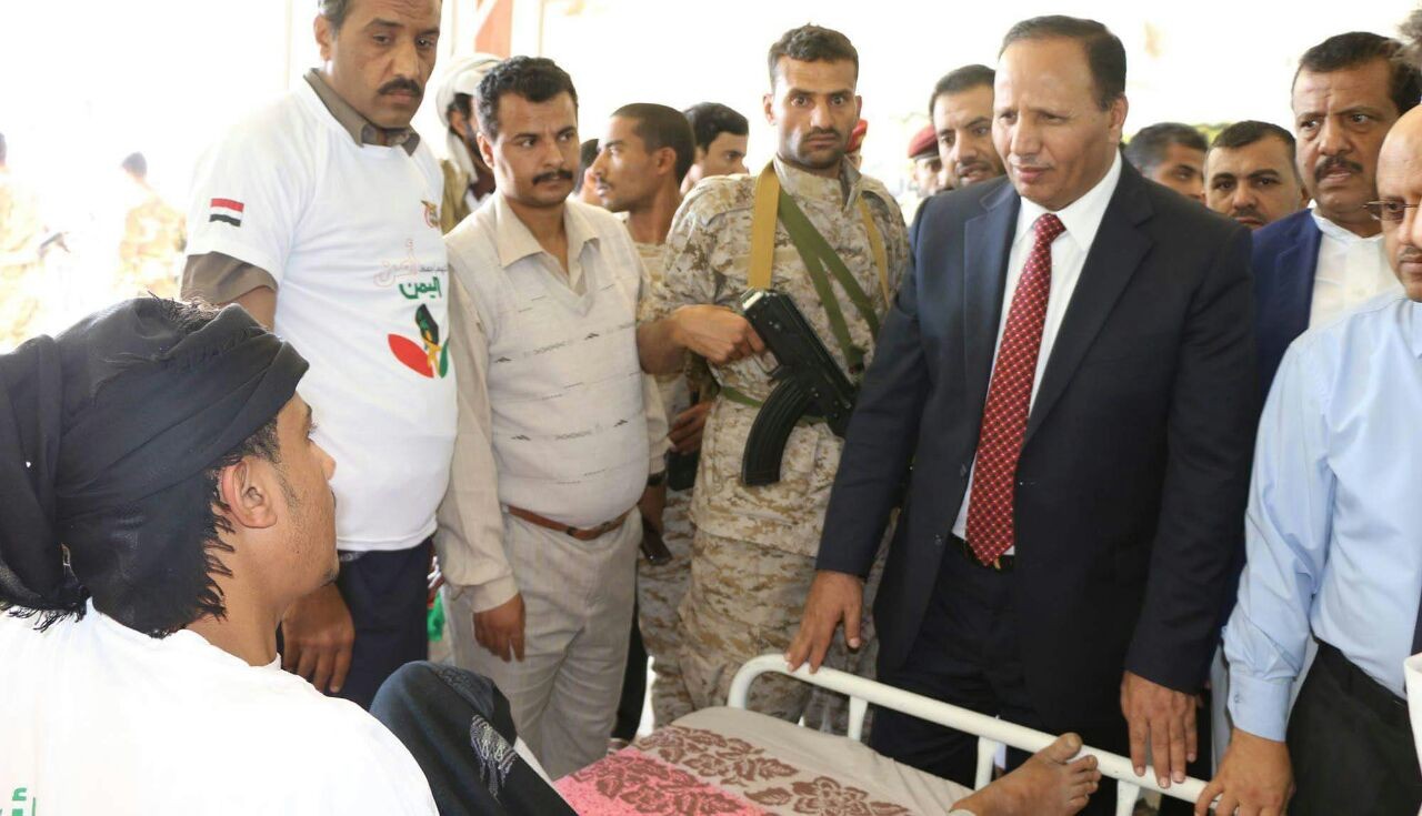 الحكومة اليمنية تعلن تسفير 107 من الجرحى يوم غد