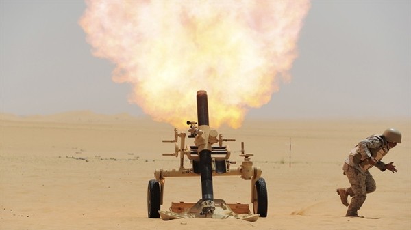 الجيش الوطني يقصف بالمدفعية مليشيات الحوثي في نهم