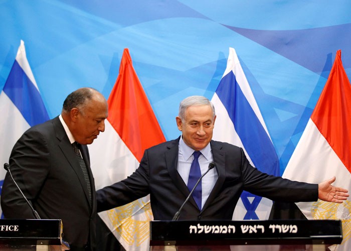 الرئيس المصري عبدالفتاح السيسي يطالب نتنياهو بالضغط على إثيوبيا في ملف سد النهضة.