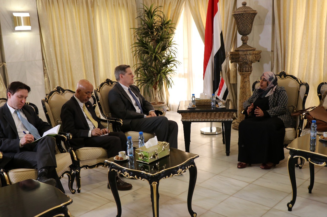 وزير الشئون القانونية تتباحث مع السفير الامريكي لدى اليمن
