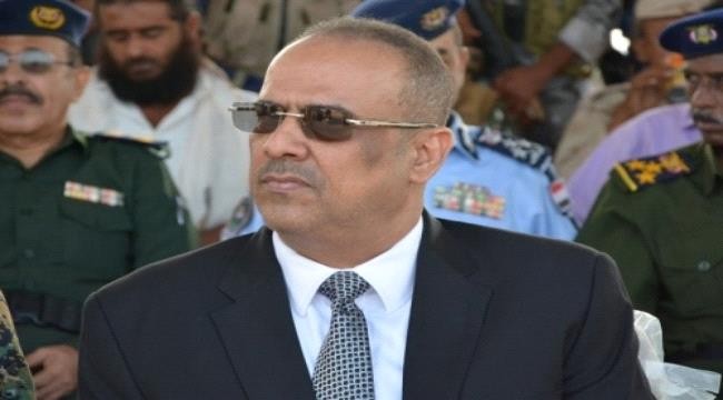 وزير الداخلية يهنئ فخامة الرئيس بالعيد الوطني لثورة 14 أكتوبر