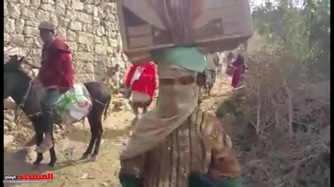 شاهد الفيديو : قصة حقيقة لفتاة يتيمة تساهم في كسرالحصار عن تعز 