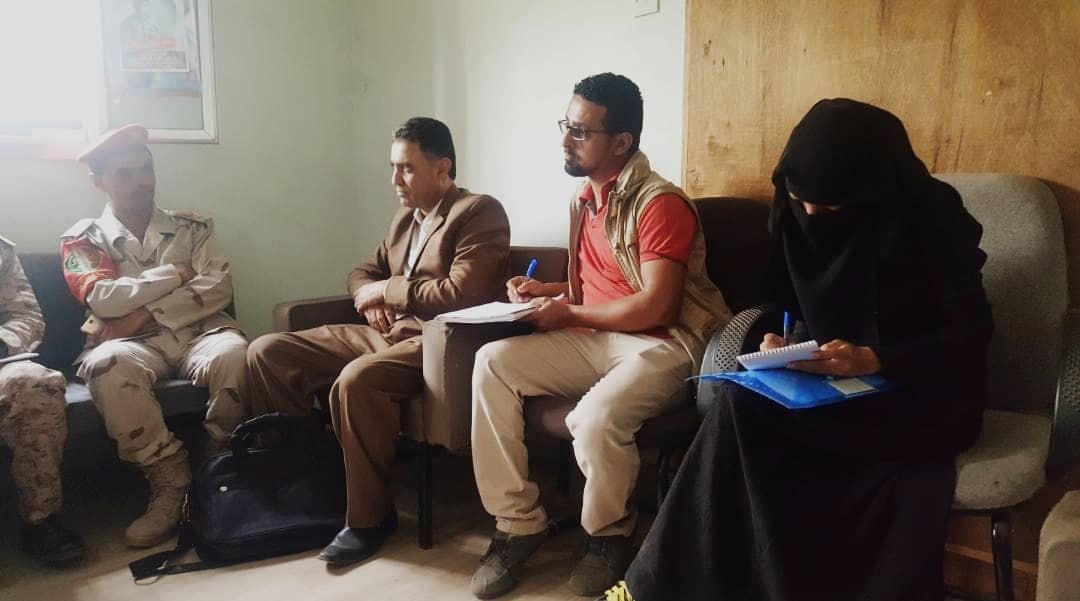 فريق لجنة التحقيق الوطنية يزور مراكز احتجاز السجناء في محافظة تعز