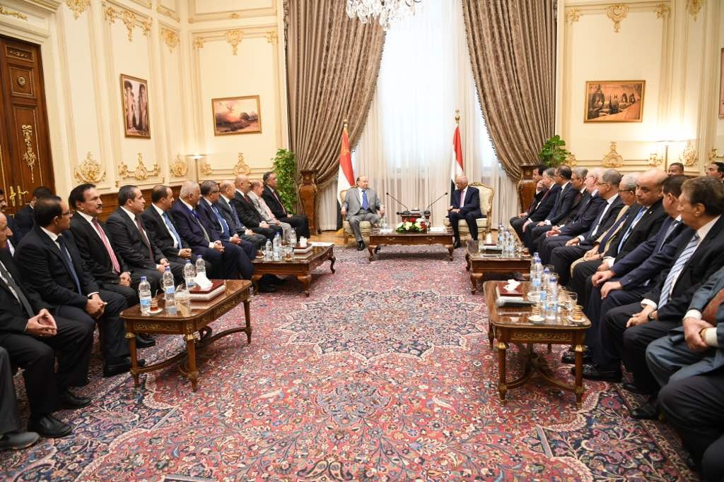 الرئيس هادي يزور مبنى البرلمان المصري ويشيد بدوره في مساندته لليمن