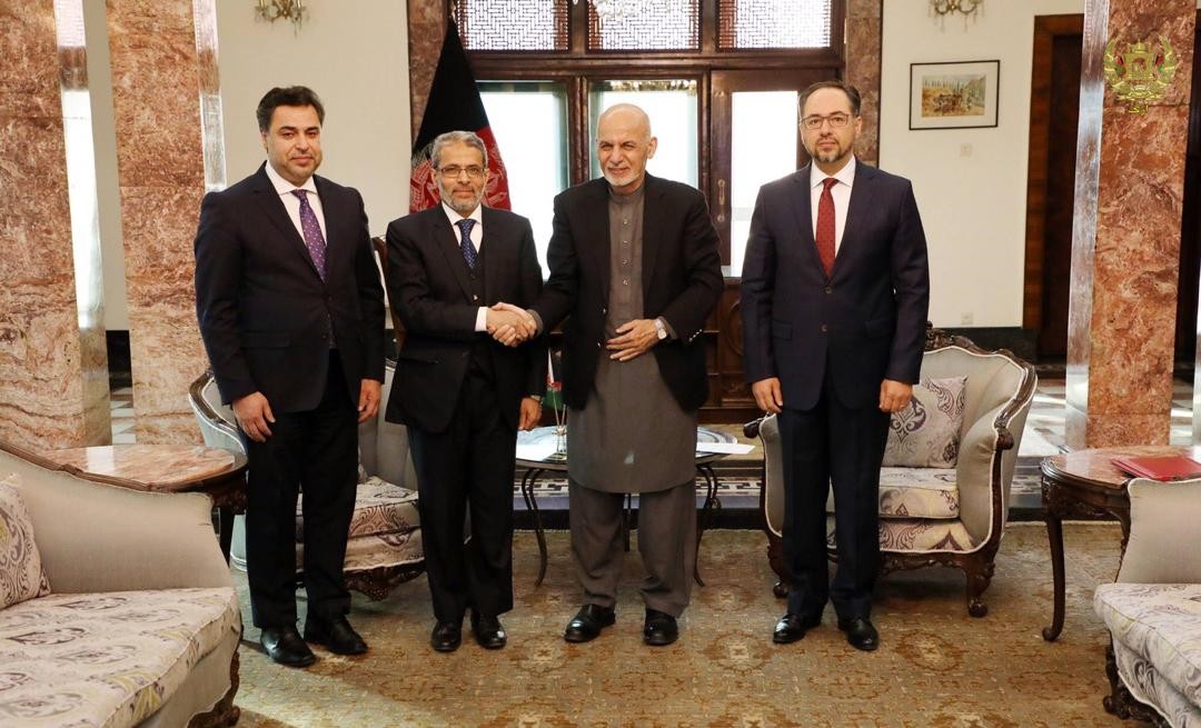 الرئيس الأفغاني يتسلم أوراق اعتماد سفير اليمن غير المقيم