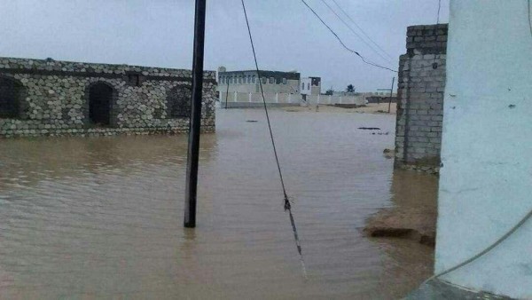 المهرة.. إعصار "لبان" يغرق عشرات المنازل في "الغيظة وحصوين"