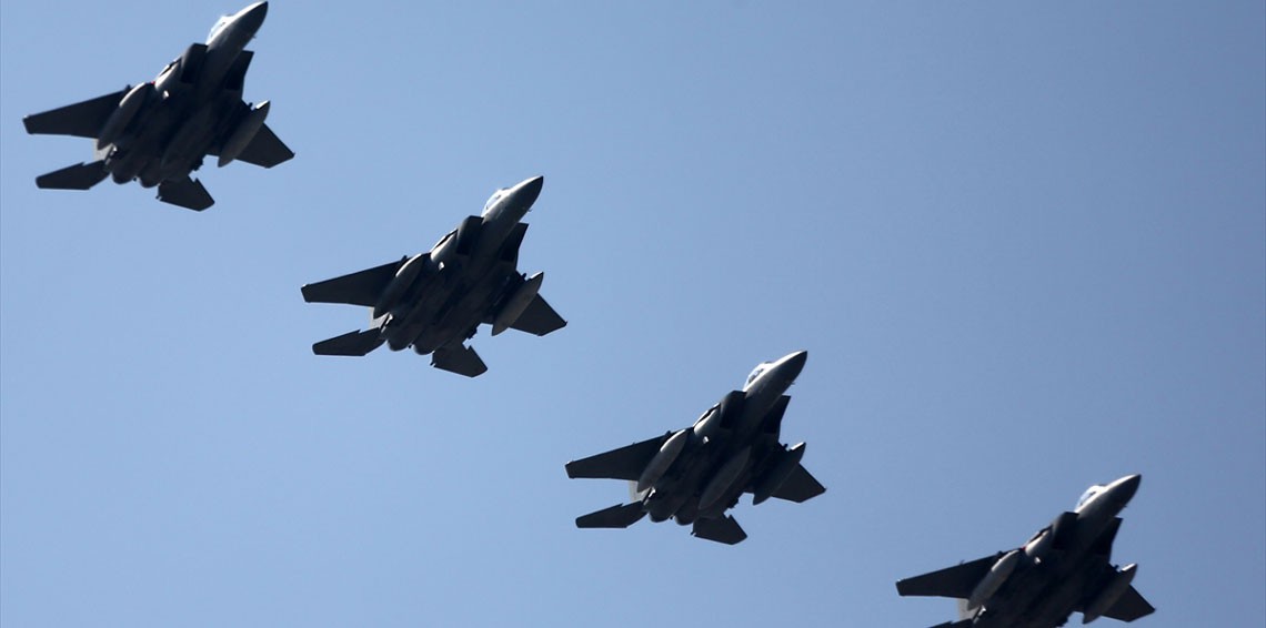طيران التحالف يدمر آليات عسكرية للمليشيات بجبهة الساقية