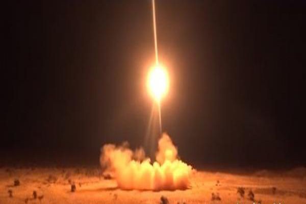 سقوط صاروخ أطلقته المليشيات الحوثية في صنعاء
