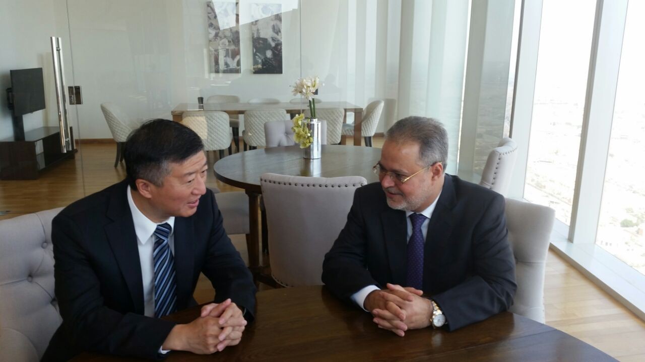 وزير الخارجية يلتقي السفير الصيني ويبحث معه العلاقات المشتركة