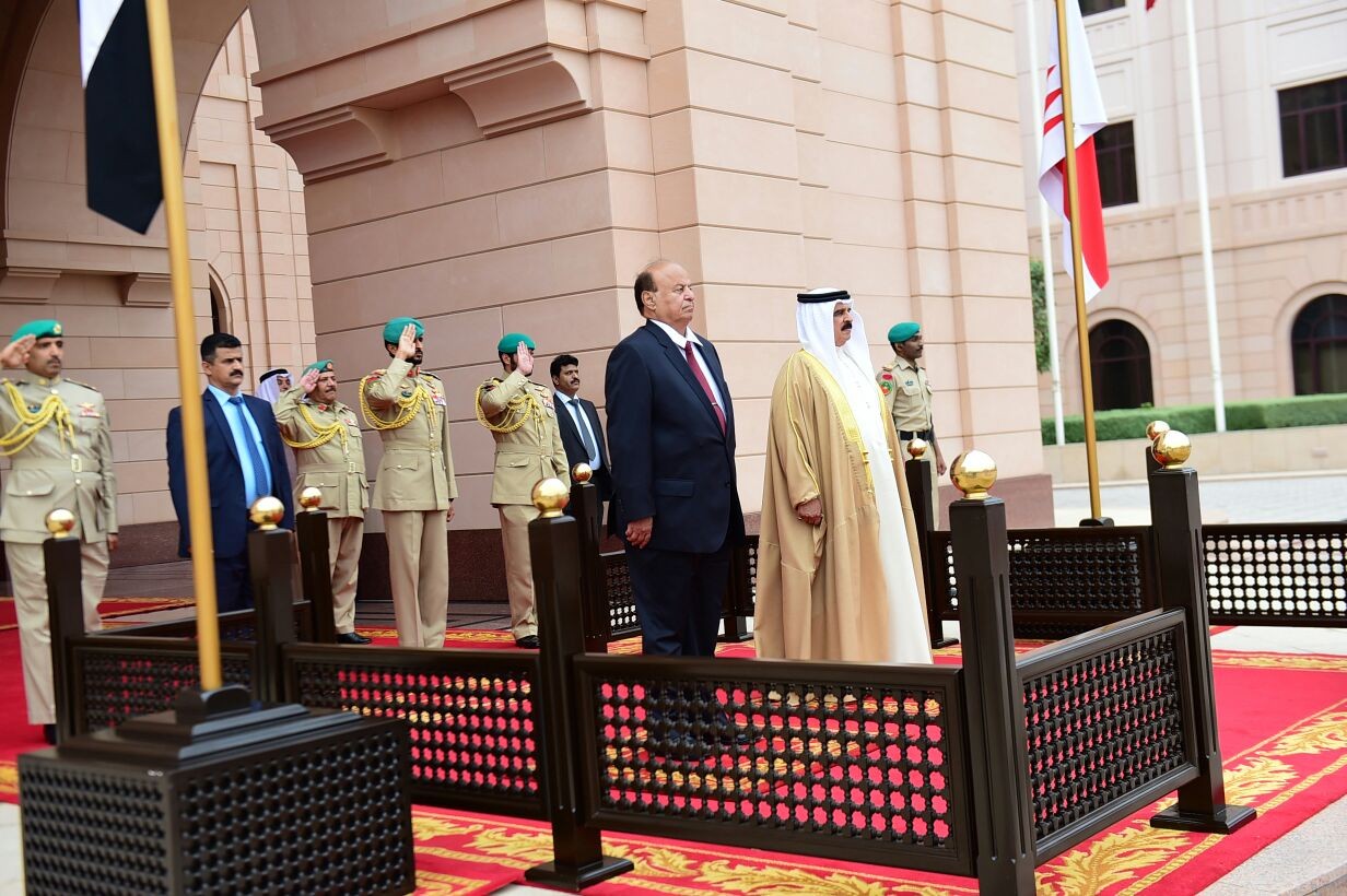 شاهد الصور : الرئيس هادي يصل البحرين في زيارة تستغرق عدة ايام 