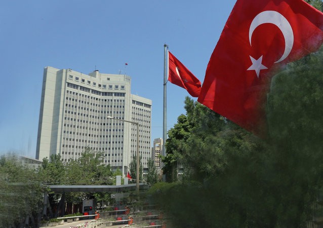  تركيا توقف 25% من الدبلوماسيين الاتراك عن العمل