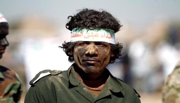 الجيش الوطني يأسر قائداً حوثياً في الساحل الغربي
