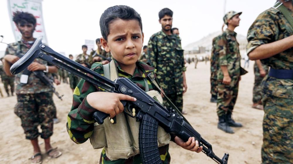 مليشيات الحوثي تعترف بتجنيد 18 ألف طفل.. يخضعون لدورات ثقافية بعد خطفهم ثم الزج بهم إلى جبهات القتال