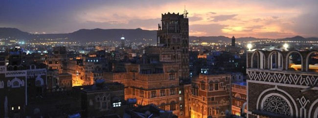 تجار العاصمة صنعاء يتعرضون للابتزاز ويغلقون محللاتهم التجارية