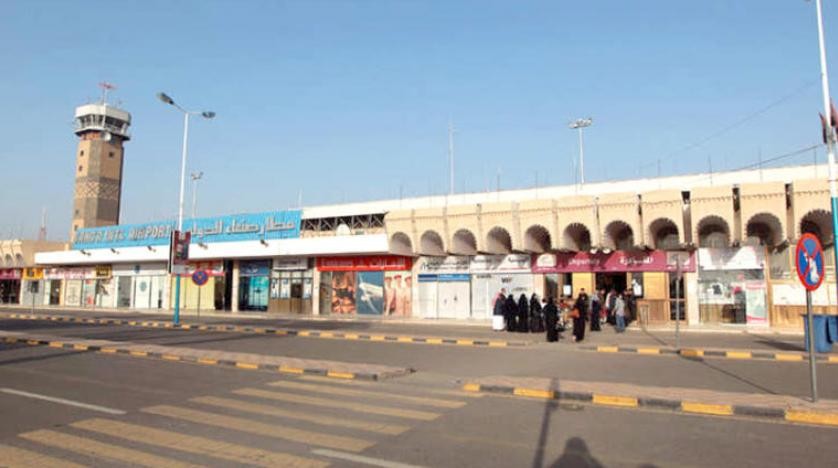 التحالف العربي يسمح بإجلاء خمسة أشخاص من مطار صنعاء
