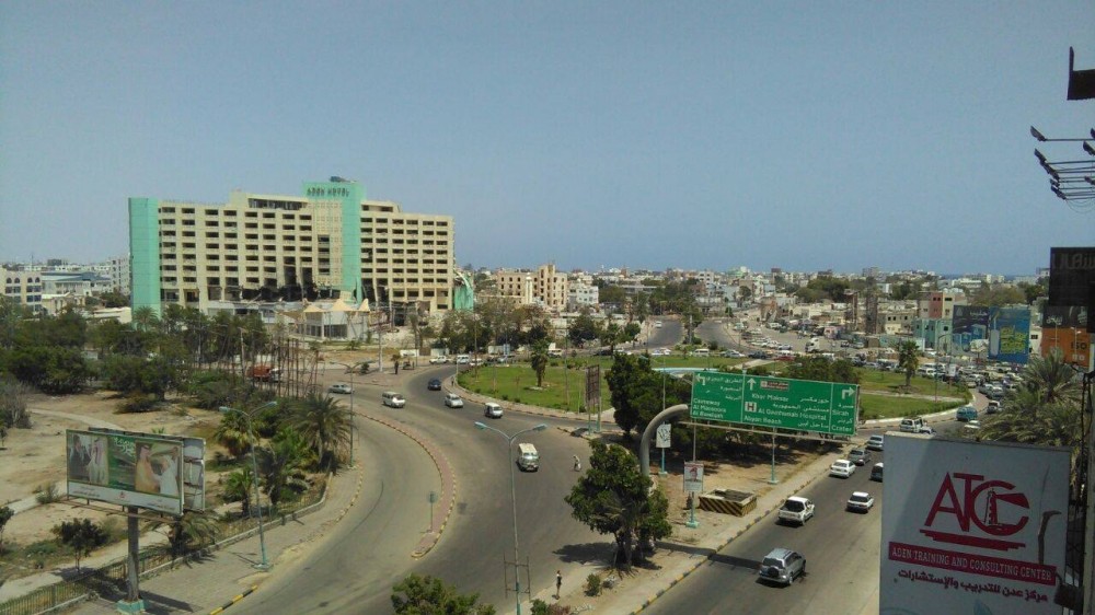 قوات الأمن تستعيد أراضي صادرها نافذون في عدن