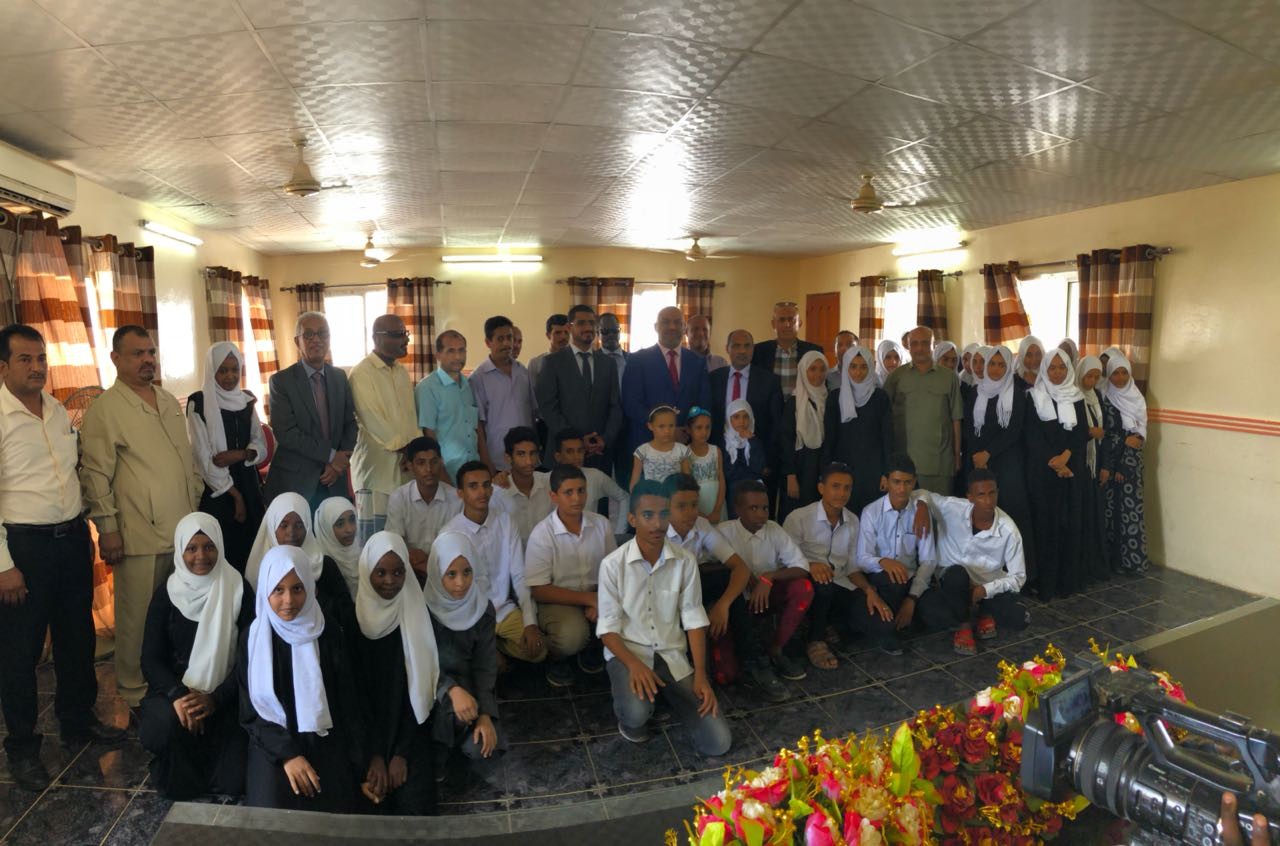 اليماني يزور المدرسة اليمنية في جيبوتي ويلتقي بقيادة الجالية اليمنية