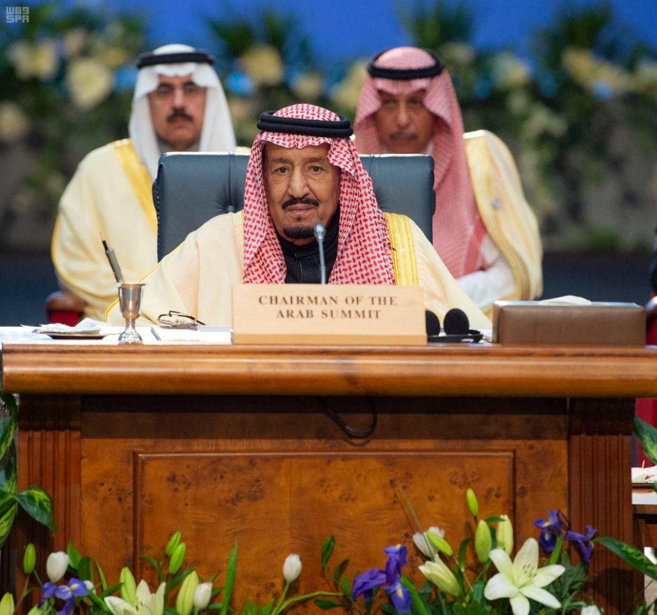 الملك سلمان يؤكد على أهمية تكاتف الجهود الدولية لدعم الشرعية اليمنية