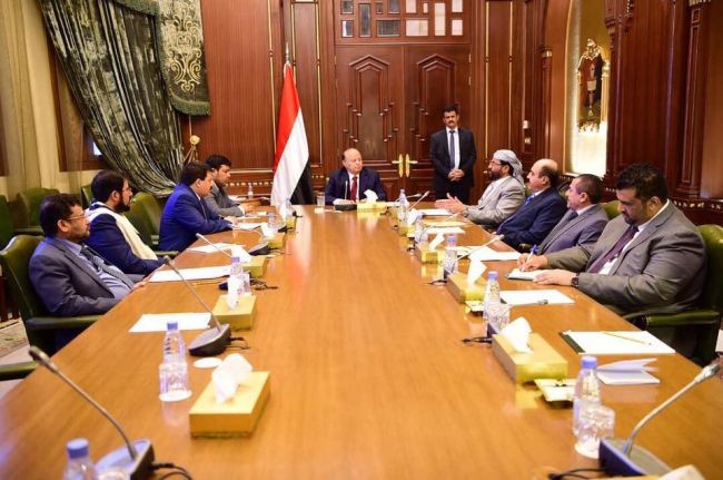 رئيس الجمهورية يناقش خطة لتحرير 6 محافظات يمنية