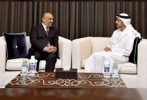 اليماني يناقش مع نظيره الإماراتي العلاقات الثنائية بين البلدين ودعم اليمن