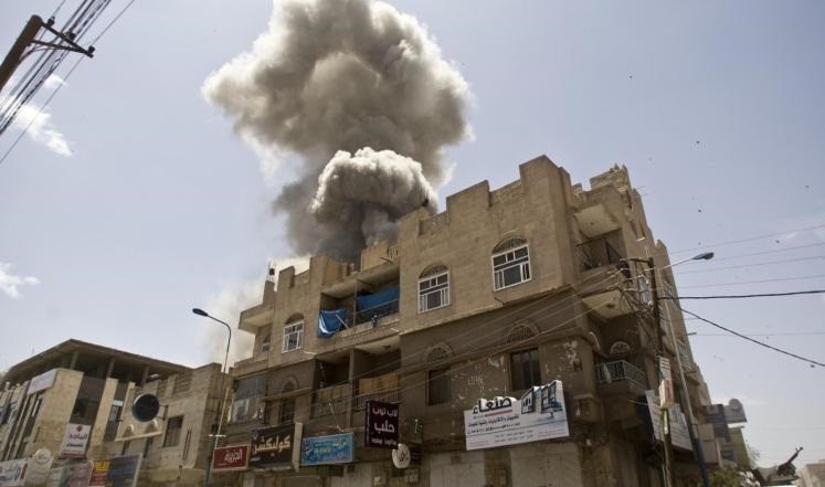 غارات للتحالف على صنعاء وقتلى للحوثيين بمأرب