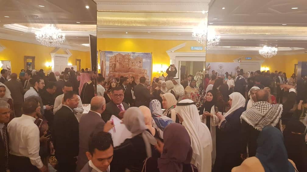 اليمن تشارك ضمن 14 دولة عربية في البازار العربي الخيري لزوجات السفراء العرب في ماليزيا