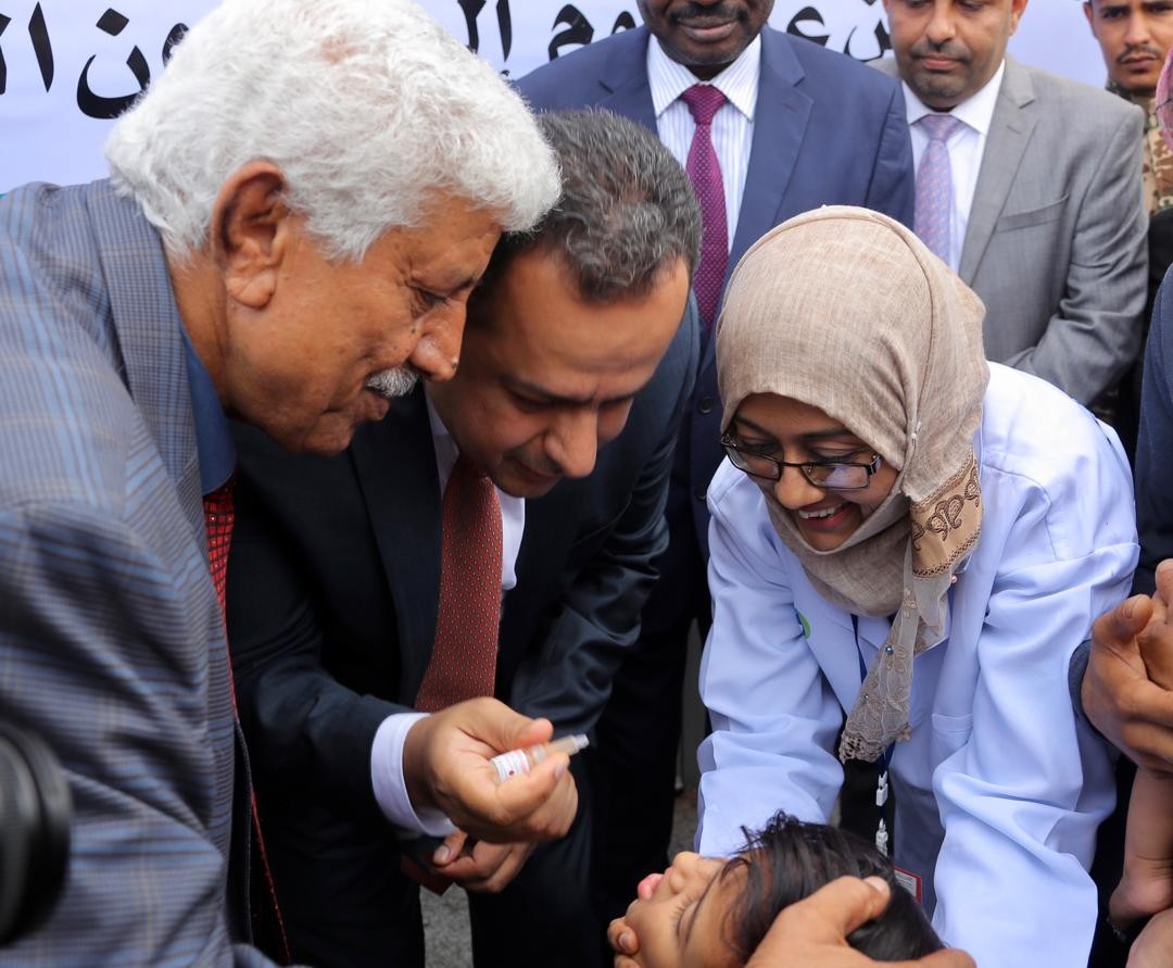 رئيس الحكومة يدشن الحملة الوطنية للتحصين ضد شلل الأطفال