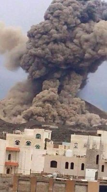 شاهد الصور.. الانفجارات التي هزت العاصمة صنعاء واستهدفت  جبل النهدين 