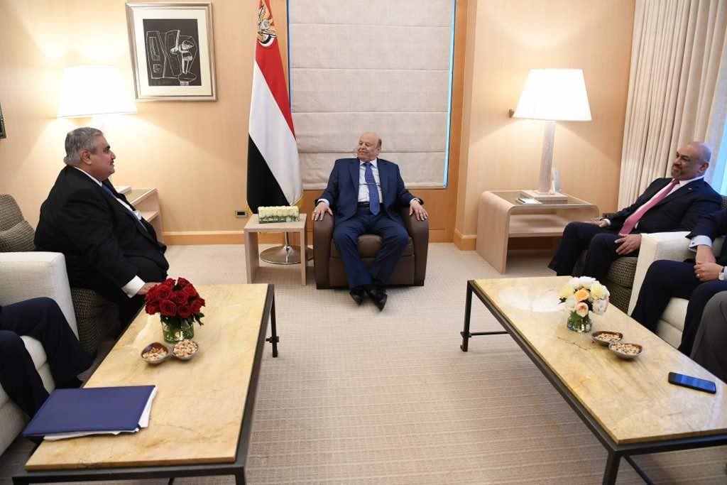 الرئيس هادي يستقبل وزير خارجية مملكة البحرين في مقر إقامته نيويورك