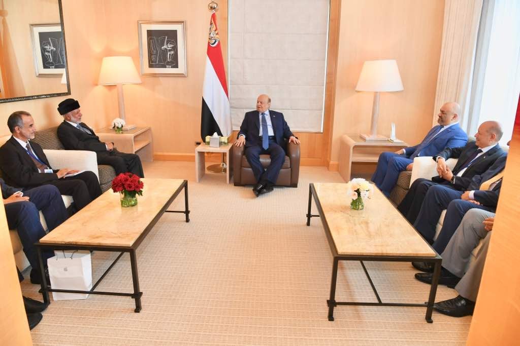 لقاء يجمع رئيس الجمهورية بوزير الشؤون الخارجية بسلطنة عمان