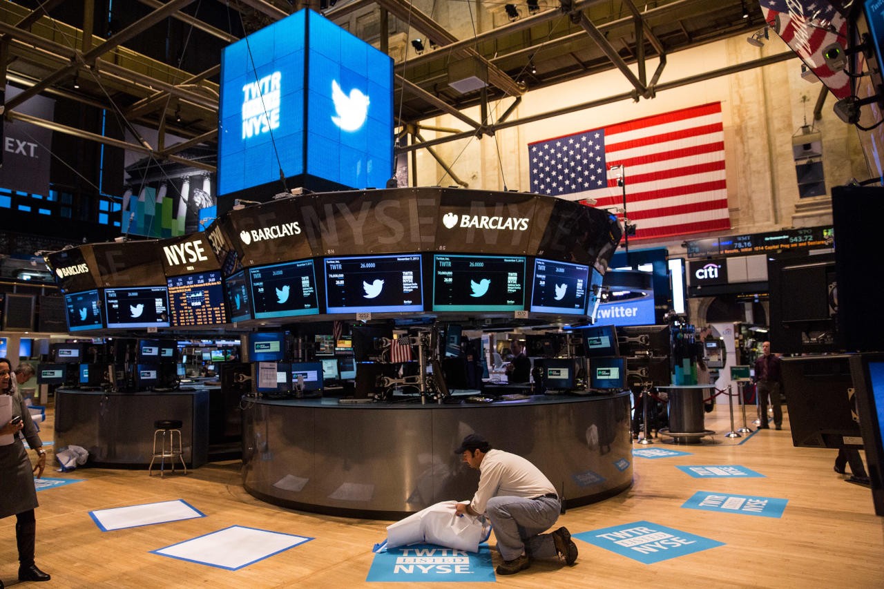 "تويتر" على أعتاب سياسة جديدة يحددها المالك المقبل